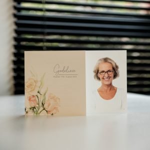 RBL 1271 - Rouwbrief met aquarel rozen